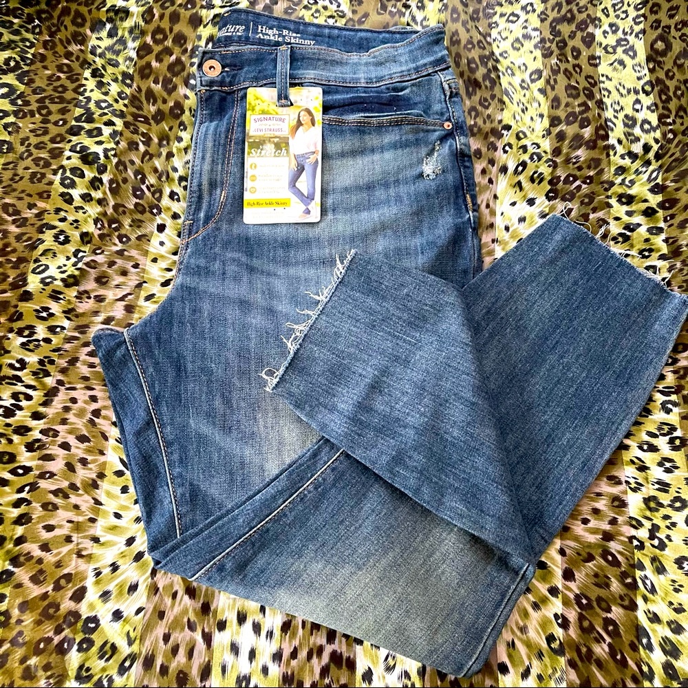 Signature Levi Strauss Gold